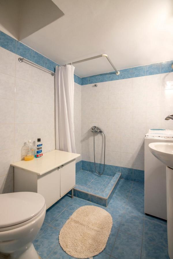 Blue & Red Apartment Афіни Екстер'єр фото